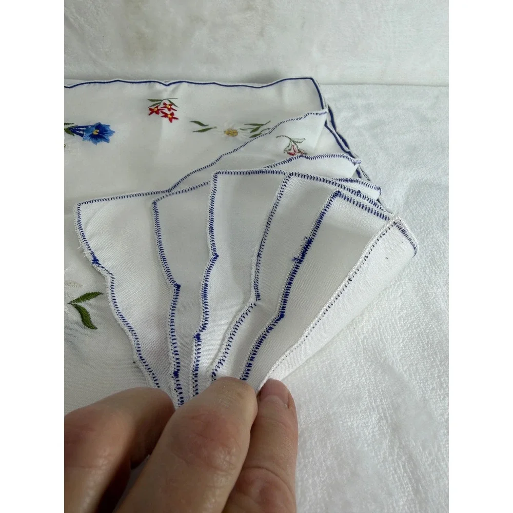 VTG White Dinner‎ Napkins Embroidered Floral Scalloped Easter Dinner Spring 10